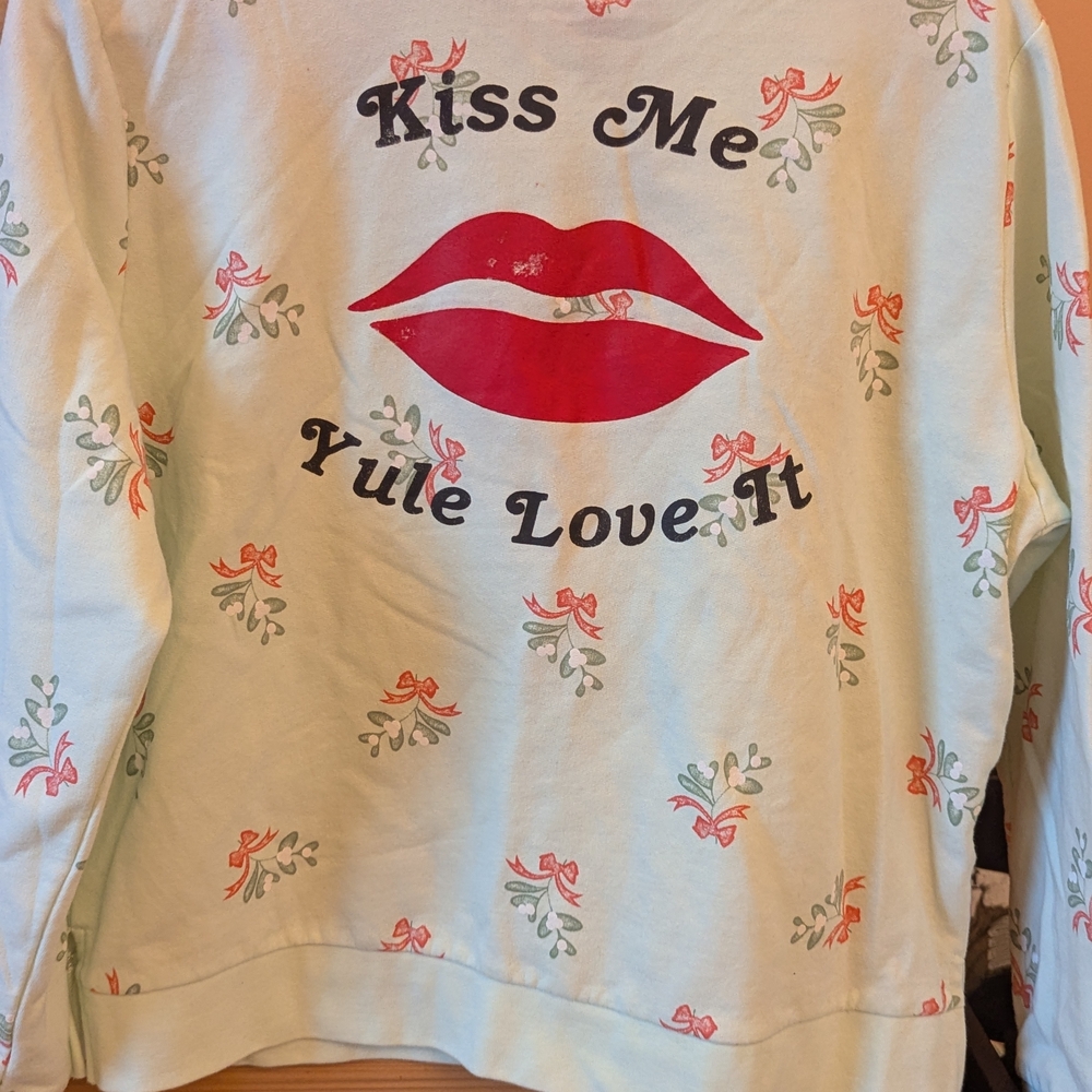 Holiday Time Women's Cream Sweatshirt with Red Lip Print